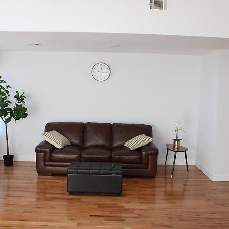 Cozy & Deluxe Apartment - Ez Access To Nyc Нюарк Екстериор снимка