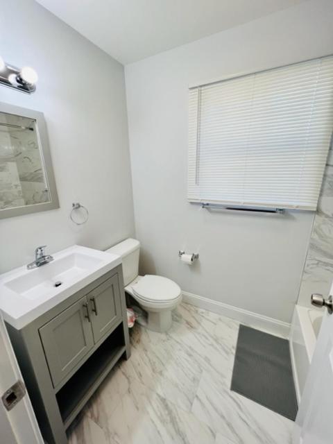 Cozy & Deluxe Apartment - Ez Access To Nyc Нюарк Екстериор снимка